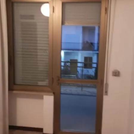 E * Λόκρι