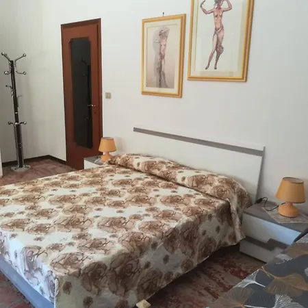 Δωμάτια σε οικογενειακή κατοικία E