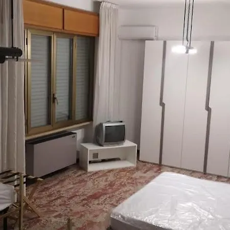 E * ロクリ